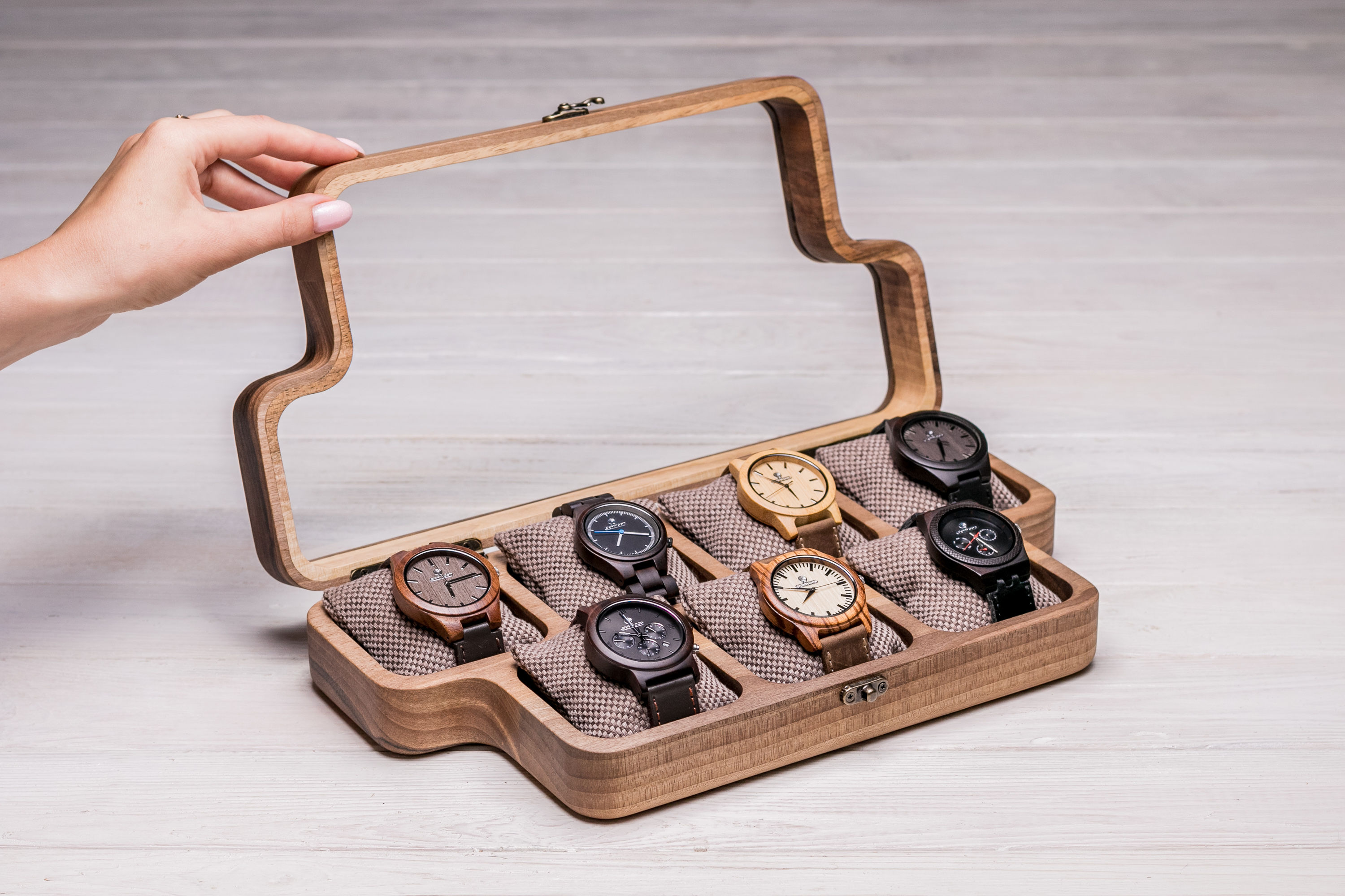 Цельная шкатулка для 7 часов со стеклянной крышкой