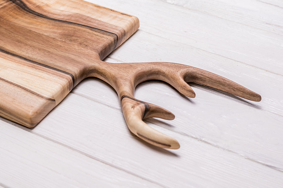 Thumbnail: Walnut cutting board «Horns» L