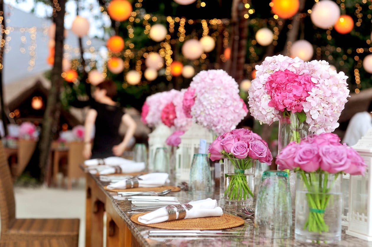 Decoração de casamento ao ar livre em chácara - Chácara Meu Pai em Itaquera