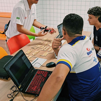 Alunos SESI Maranhão - Treinamento Engenharia F1 In Schools Brasil STEM