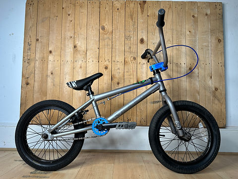 子供用BMX HARO 116 新品パーツ多数　本物がわかる子供さんに！ Haro Bikes - Kids - Z16 2010