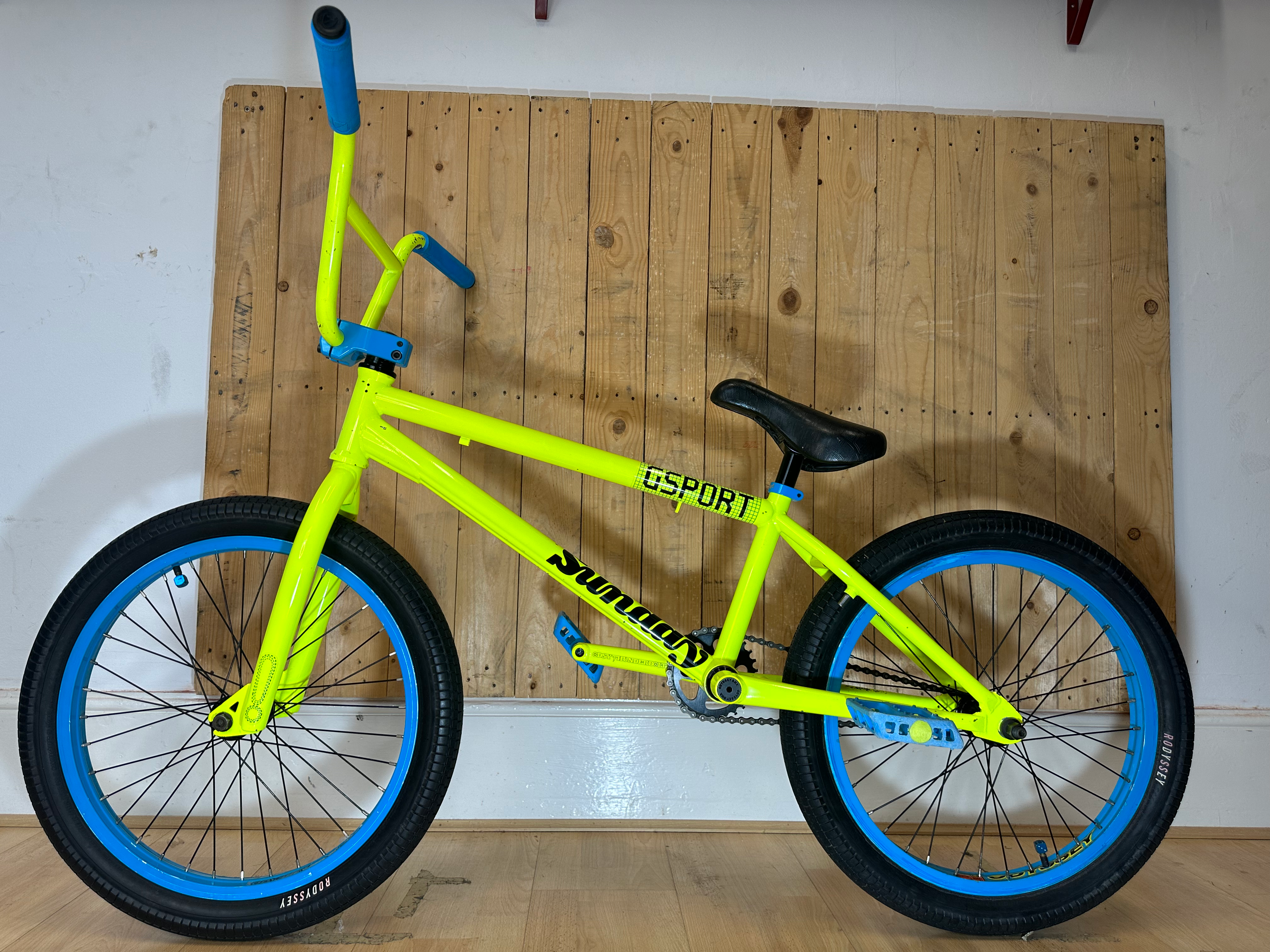 Sunday Bikes 'Aaron Ross' PRO 2011 Complete BMX Bike