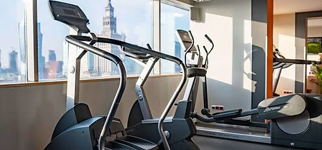 מיקום מלון נובוטל על רקע ארמון התרבות – נקודת מוצא מושלמת לסיורים בעיר