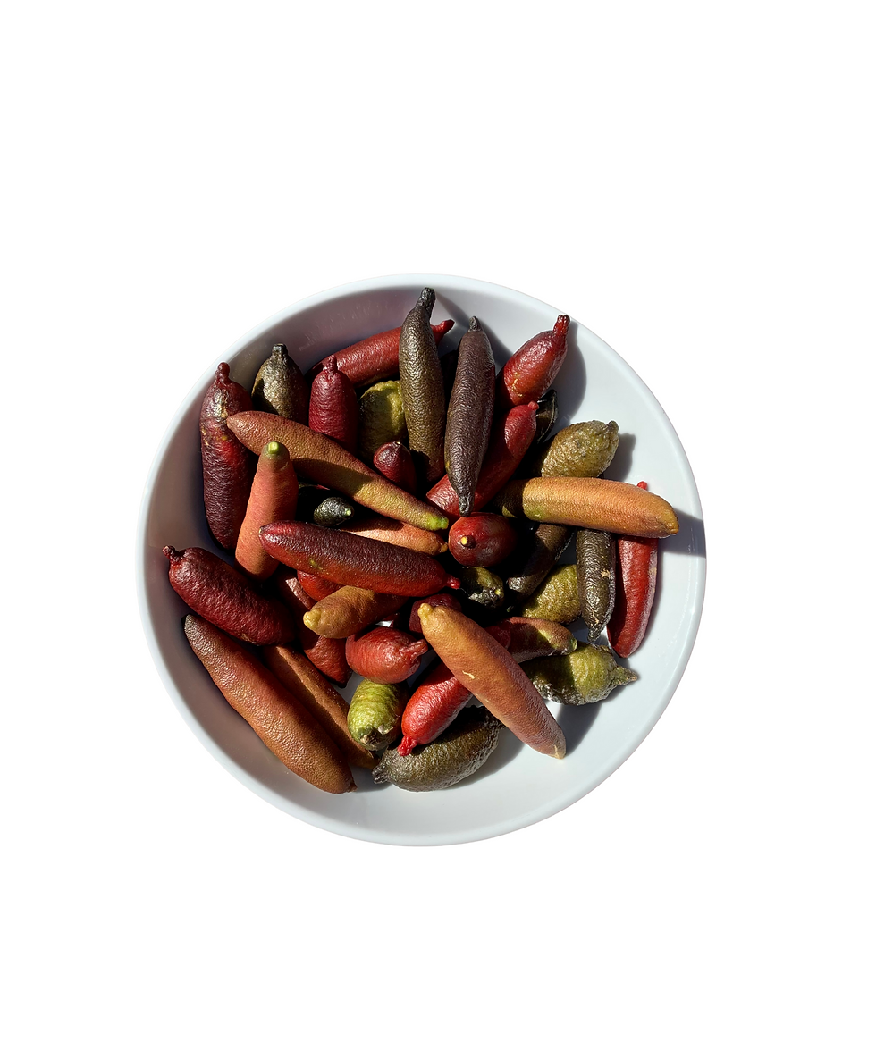 Assortiment de doigts de dame dans un bol