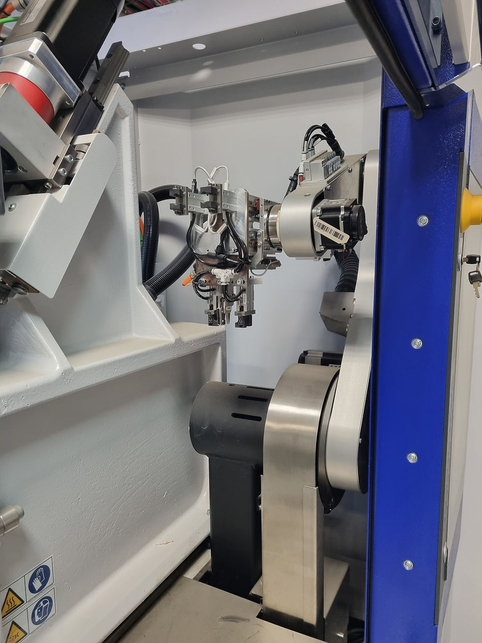 Miniature : Injection Moulding Machine-Wittmann Battenfeld-MicroPower 5/3 Unilog B8-SI01
