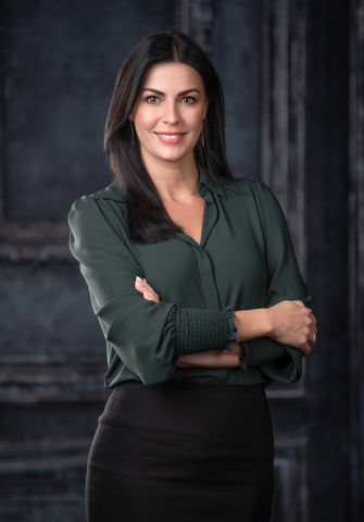 Professional Headshot Studio