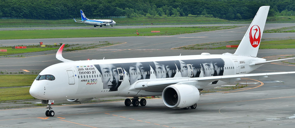 今更遅いけれど、特装って左右違う事多し。