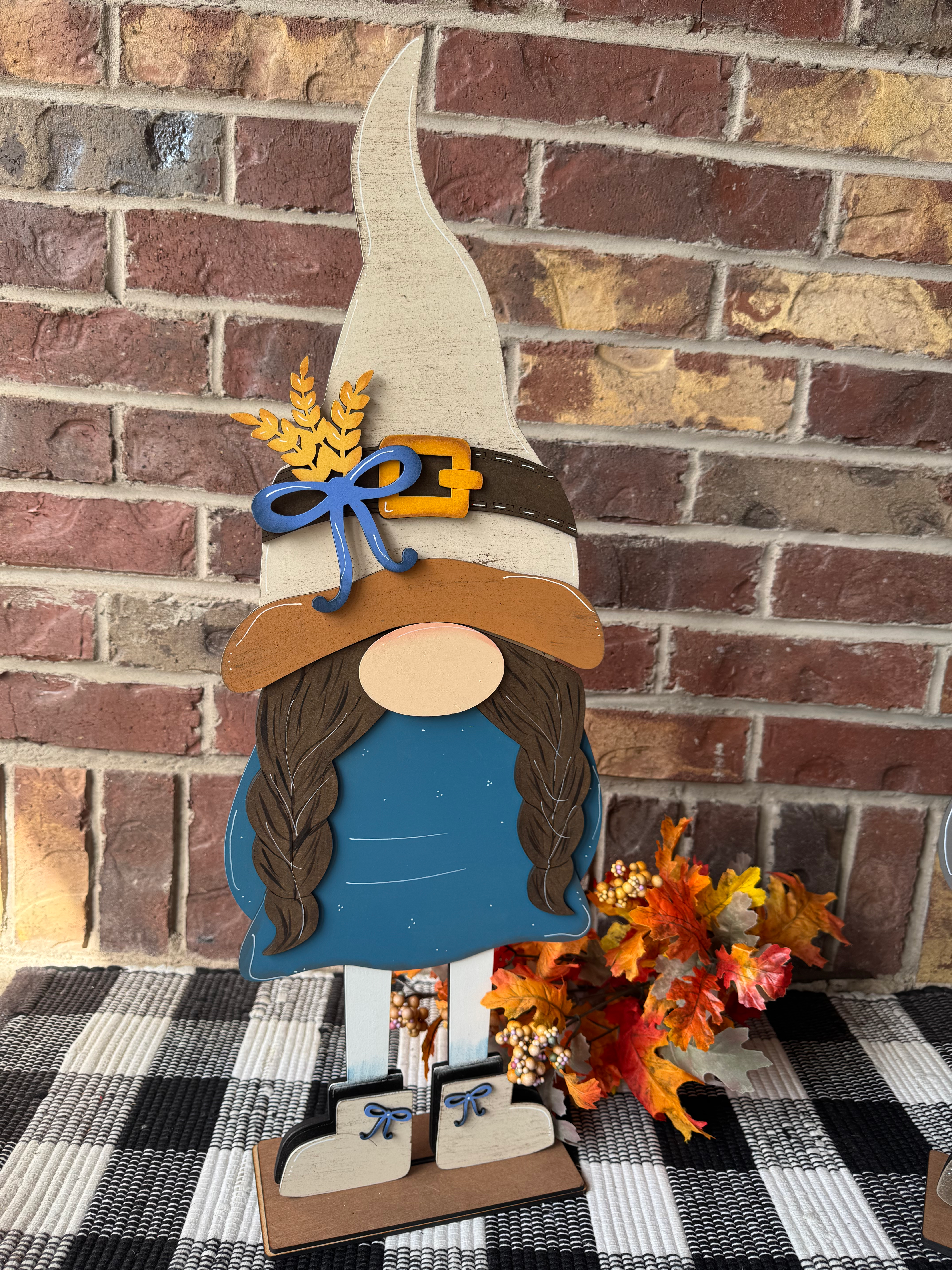 Nora the Long Hat Lass seasonal clothes