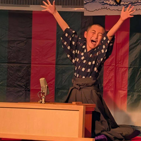 Meet Norinoritei Onigiri who will be performing rakugo (traditional Japanese storytelling) at Enoen Matsuri.