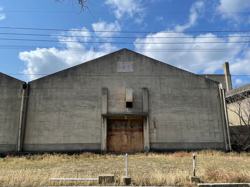 <img src="mural.jpg" alt="北九州市門司港に絵がれたミューラルアート">