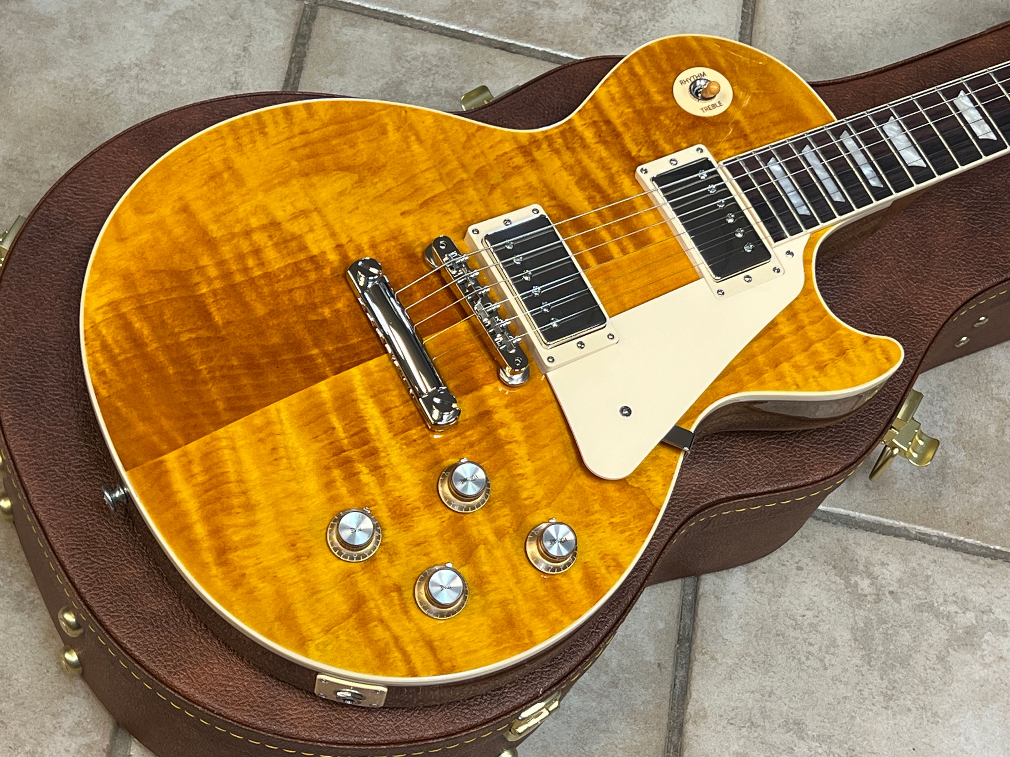 2025 Gibson USA Les Paul Standard '60s Figured Top Electric Guitar Honey Amber
