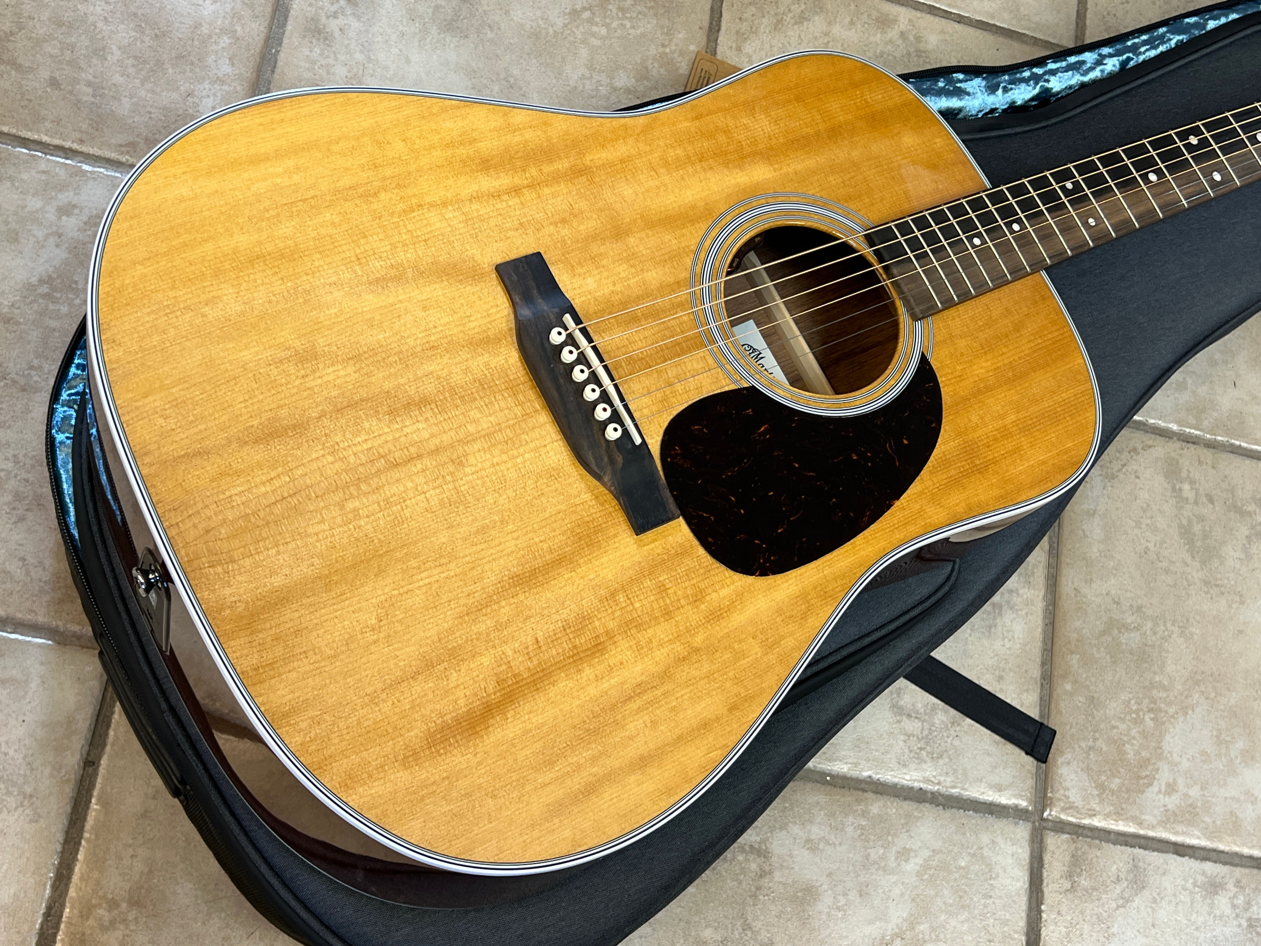 2026 C.F. Martin DE Retro Plus Granadillo Road Series D-14 Guitar