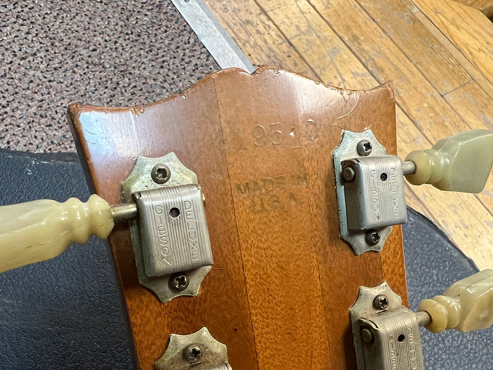 Thumbnail: 1971 1972 Gibson USA Les Paul Deluxe Gold Top w case