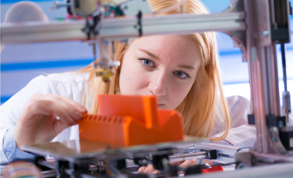 woman 3d printing