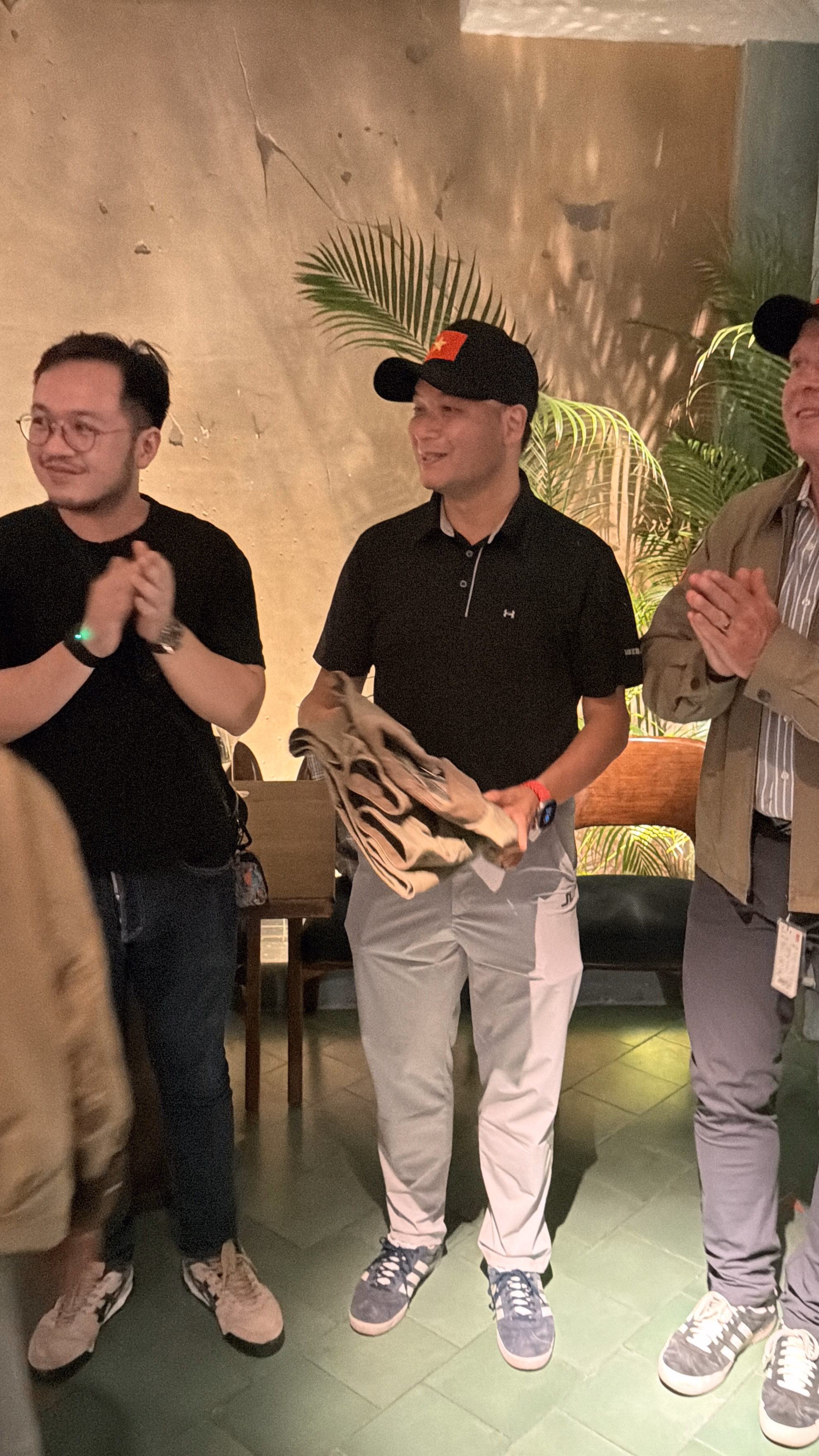 EO Vietnam Members Hue Dang & HI Pham