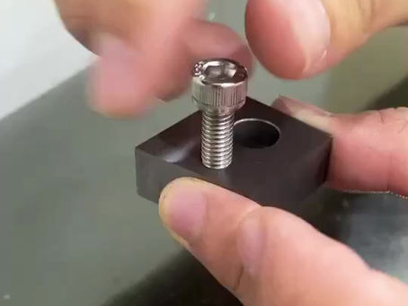 台灣鎢鋼- <M60螺絲牙孔>