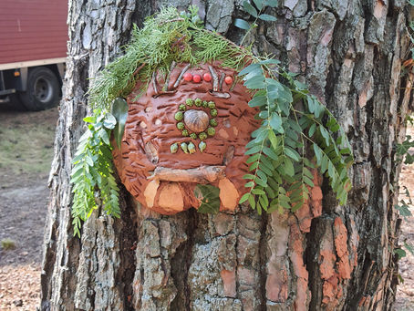 Compte-rendu de l'atelier "JE DONNE UN MASQUE À MON ARBRE"