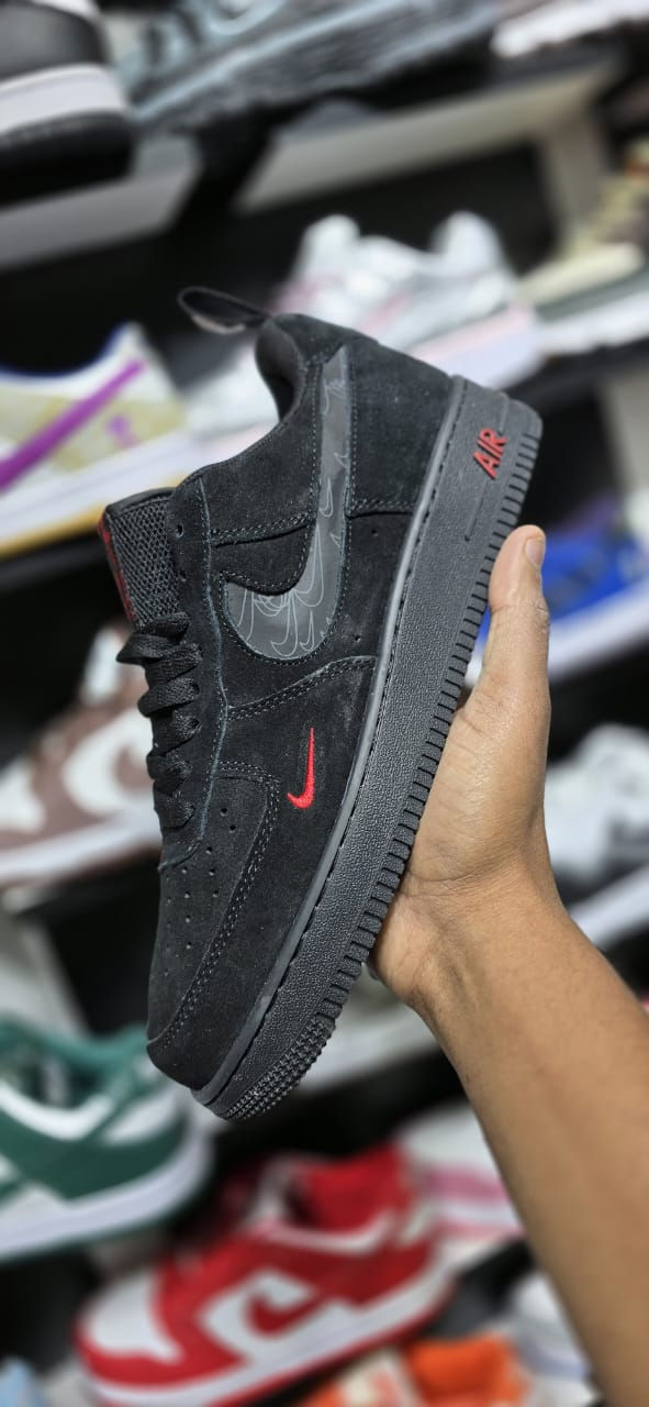 Nike Air Force 1 LV8