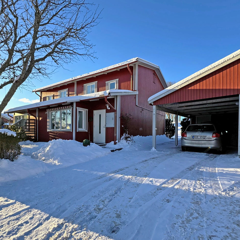 Tvåplanshus med carport_edited.jpg