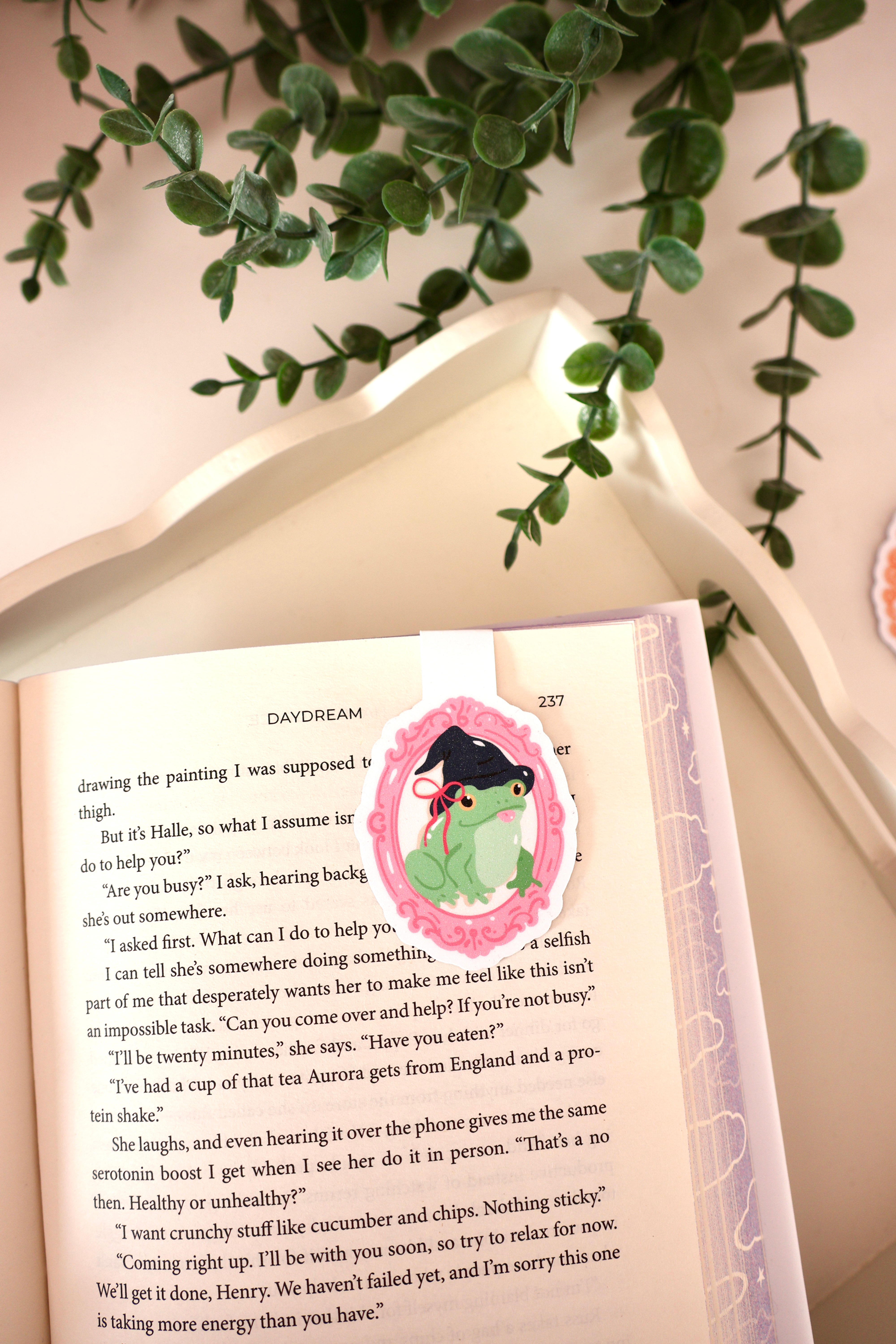 Frog Magnetic Glitter Bookmark