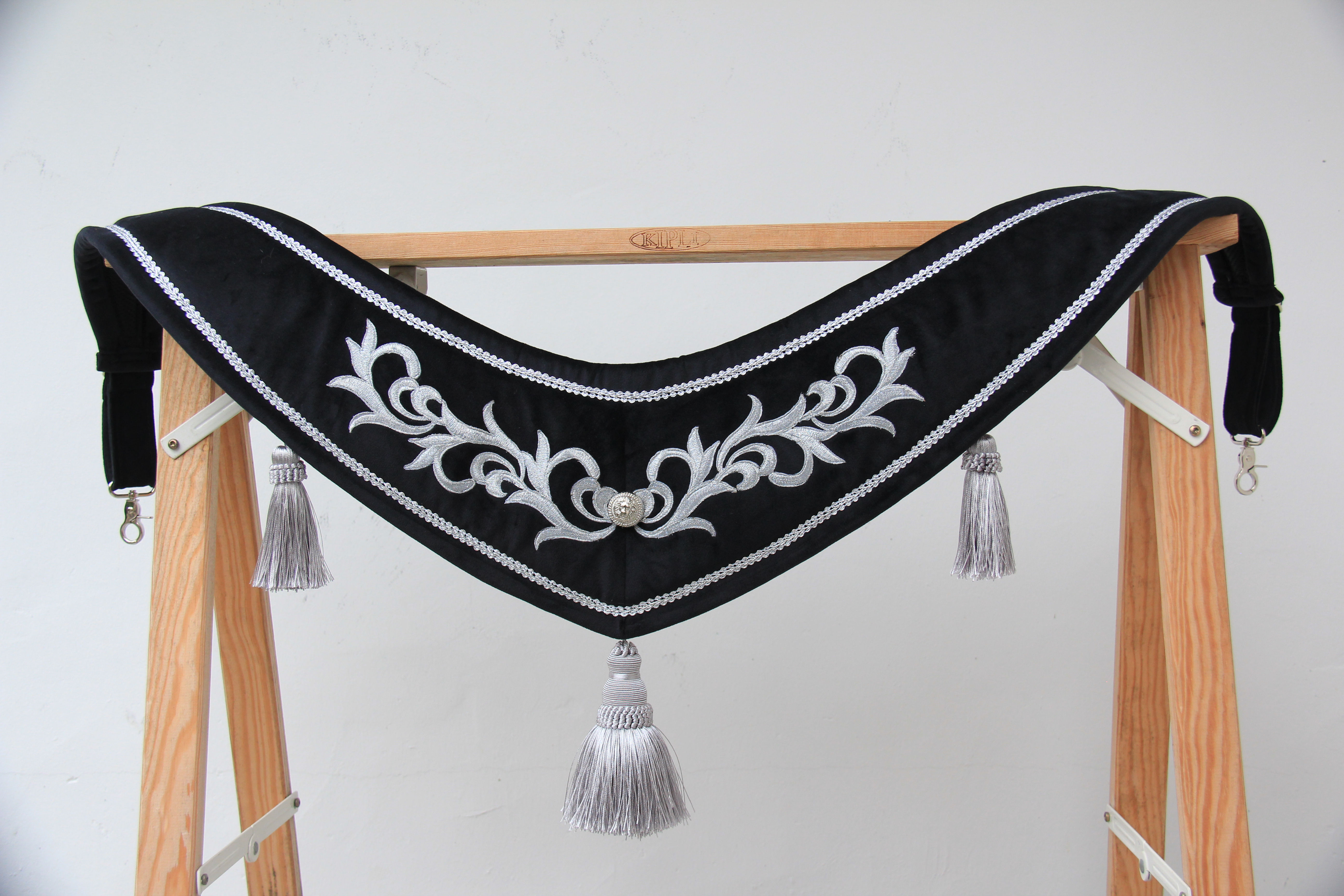 Collier col V - Haute école deluxe - Velours Noir et argent