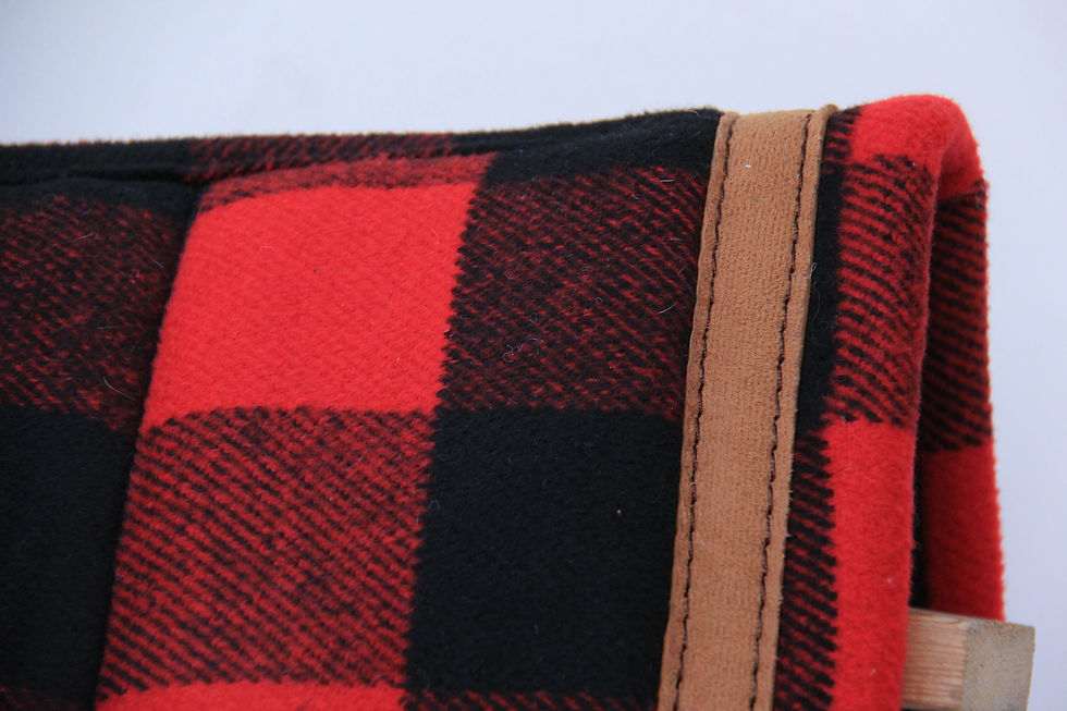 Thumbnail: Tapis de selle Western - Carreaux Noir et Rouge finition fauve