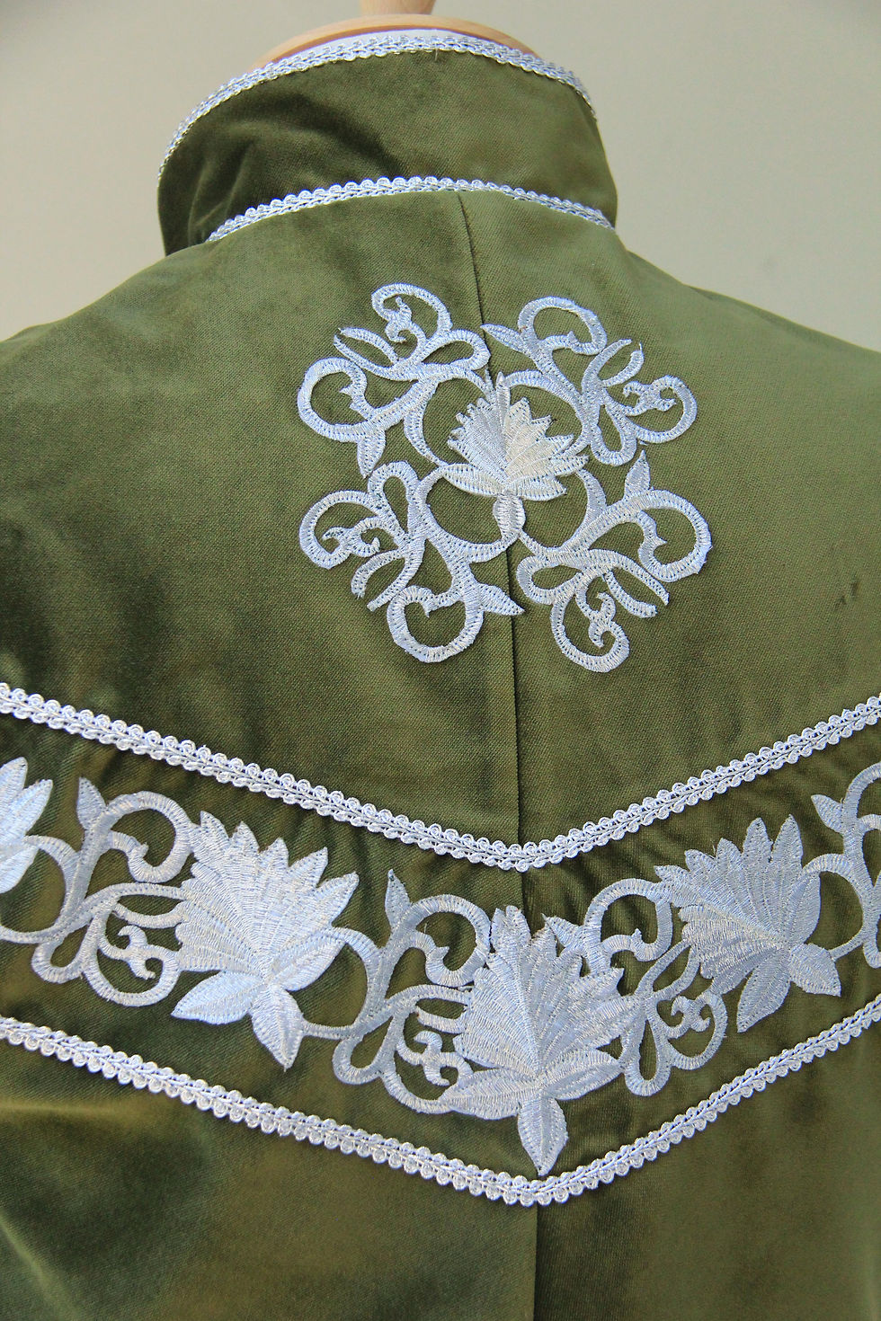 Miniaturbild: Pourpoint Homme - Médieval/Renaissance -  Velours vert forêt fintions argentées