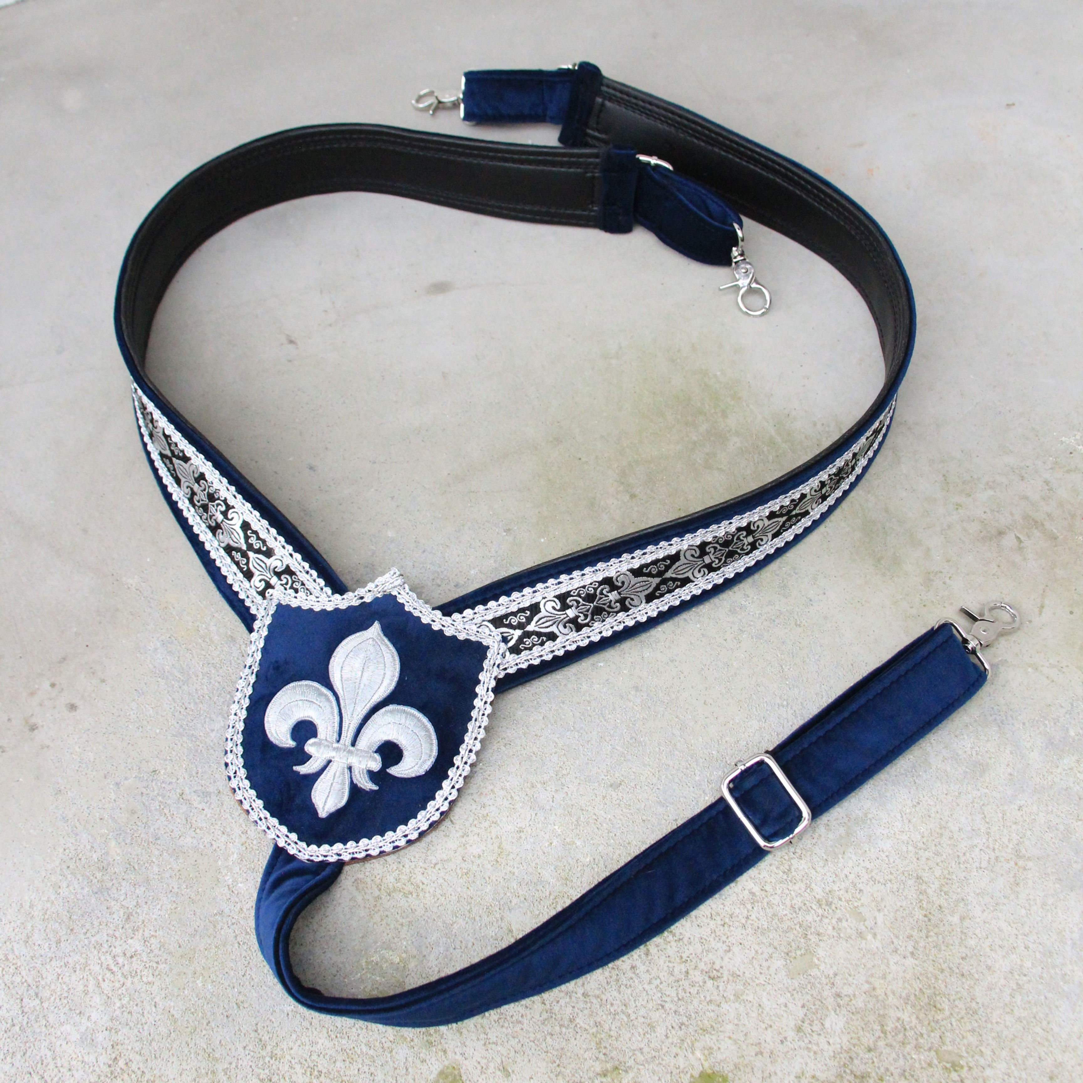 Collier de chasse décoratif - Velours Marine et argent - Fleur de lys