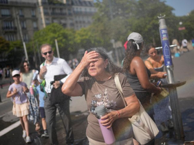 People seeking relief from soaring temperatures in Berlin.