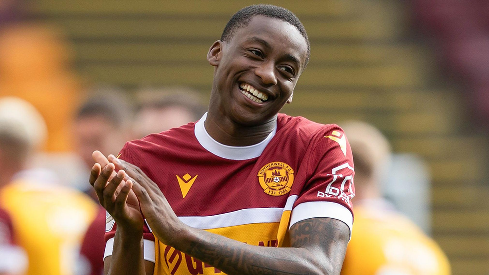 Tawanda Maswanhise in action for Motherwell FC during a Scottish Premiership match