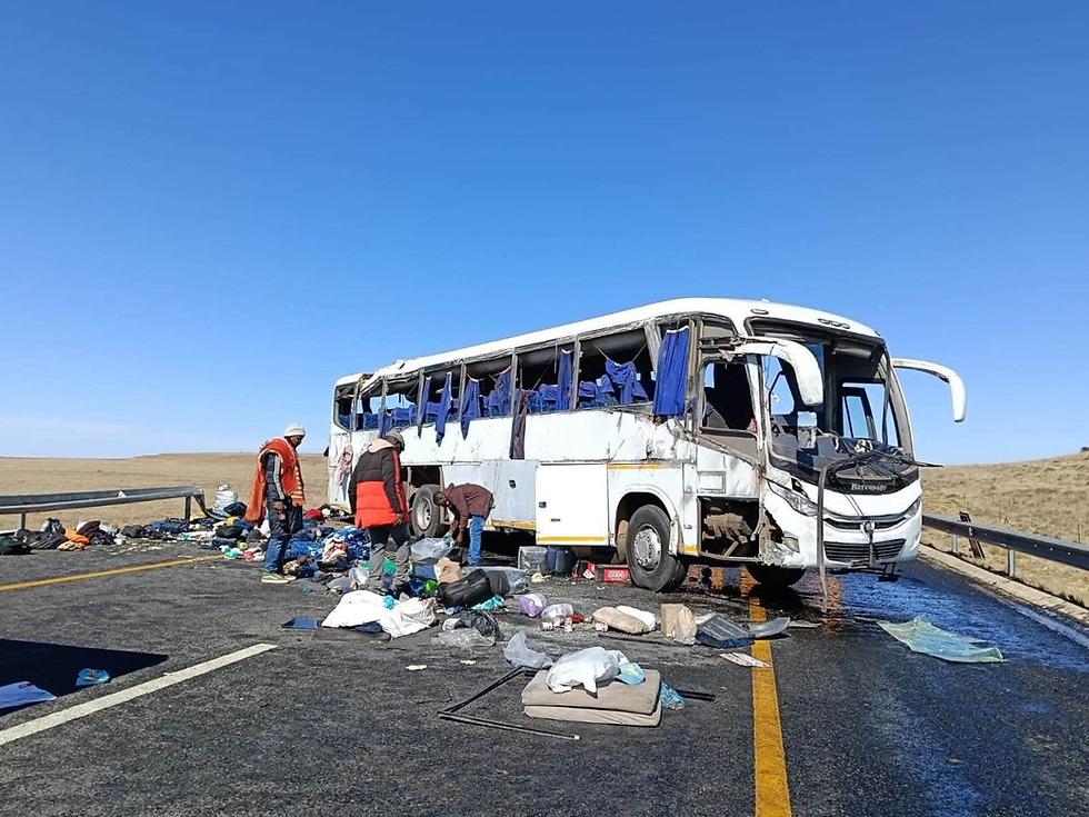 Emergency responders at the scene of the Munenzva Bus crash on the N1.