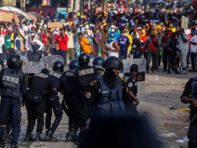 Cameroonian Youths Riot Over Election Results, Clashes Leave Dead in Douala