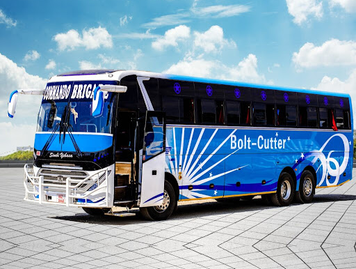 Bolt Cutter Bus Conductor Arrested After Alleged Assault of Passengers Goes Viral