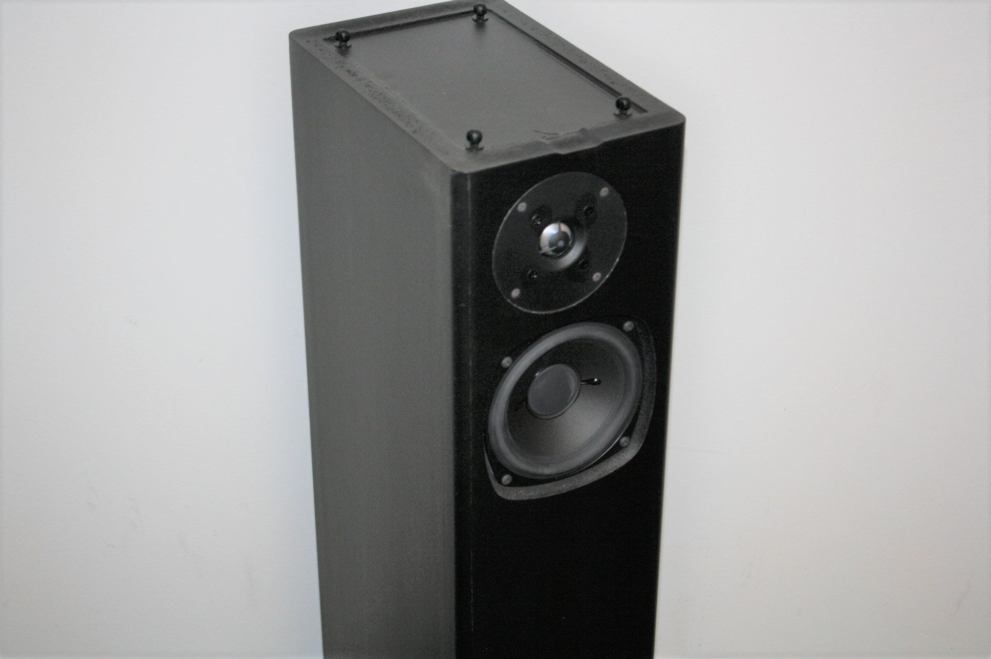 Definitive Technologies BP-8 Tower Single Unit or Part out