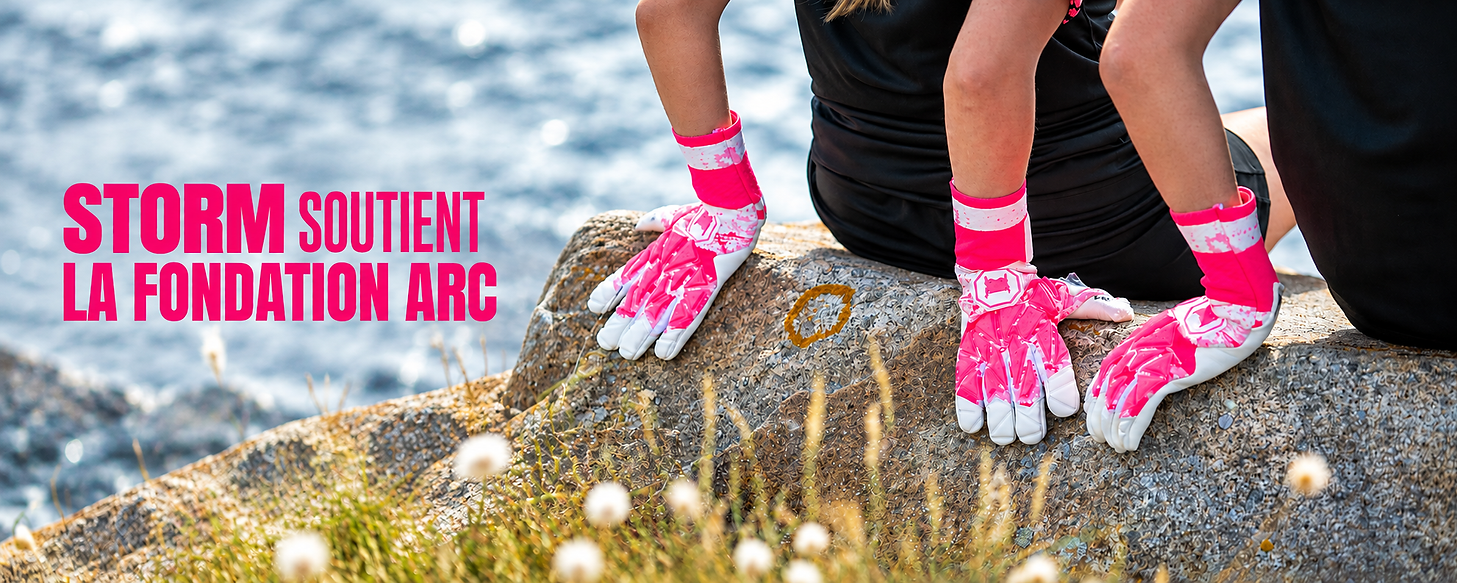 Bannière rose vif, gants et logos-1.png