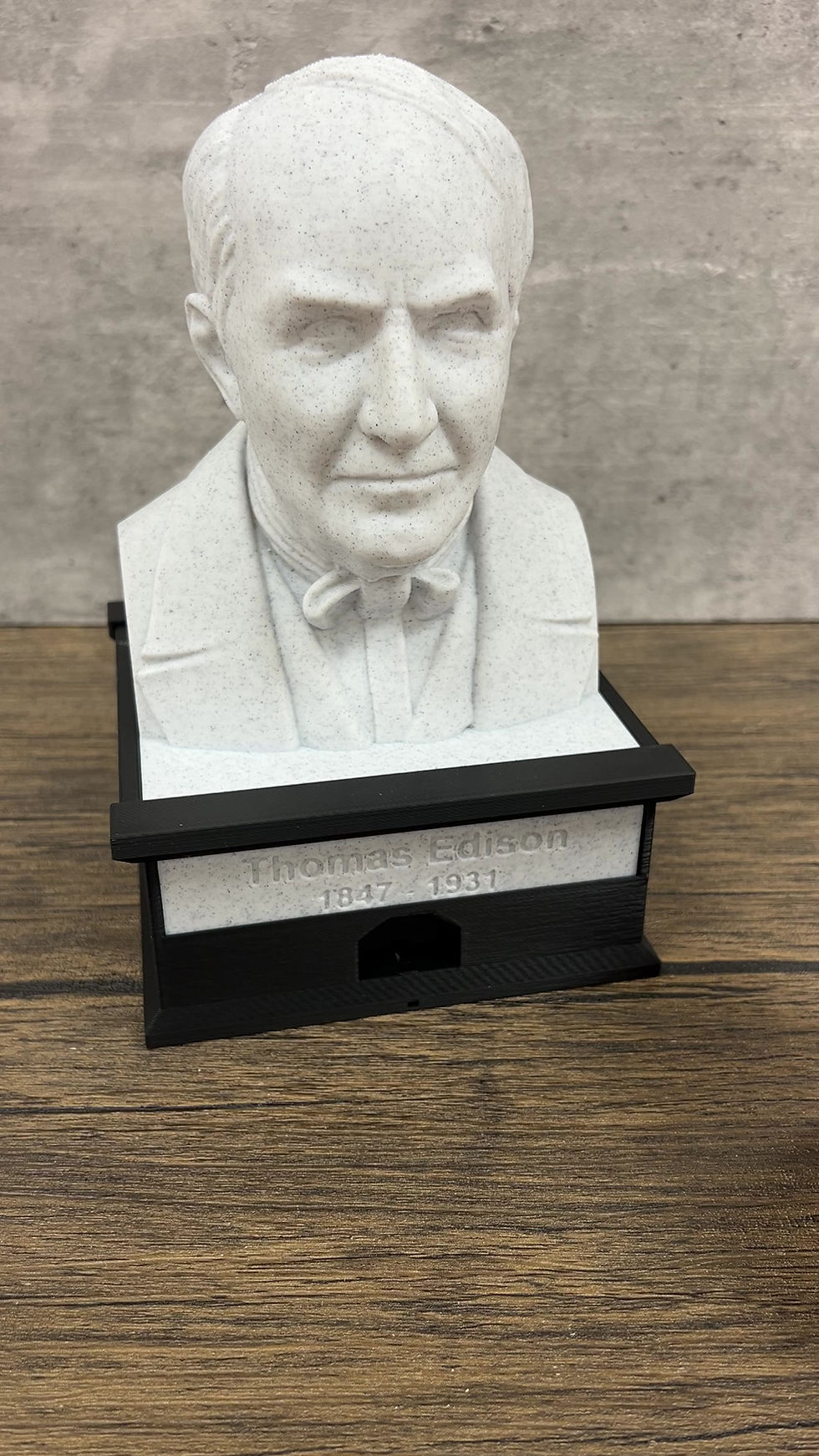 Thumbnail: Thomas Edison Talking Bust