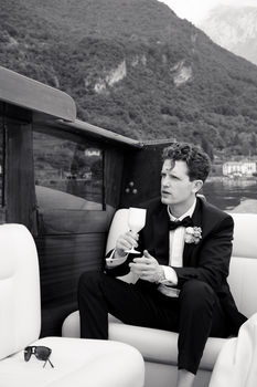 Groom preparation for a wedding at Lake Como, destination wedding photographer based in Italy