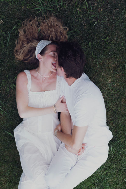 Documentary wedding photography – candid, authentic couple portrait, editorial style
