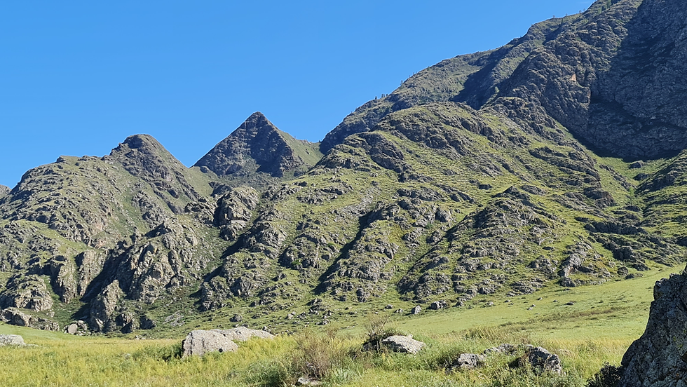 "Pyramida" Kujus