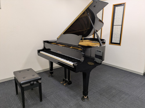 ヤマハ G5D 120 | Ebony & Ivory ピアノ専門店