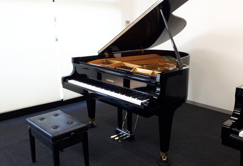 み*び様 DIAPASON グランドピアノ183E 希少特注色モデル み*び様 DIAPASON グランドピアノ183E 希少特注色モデル み*び様