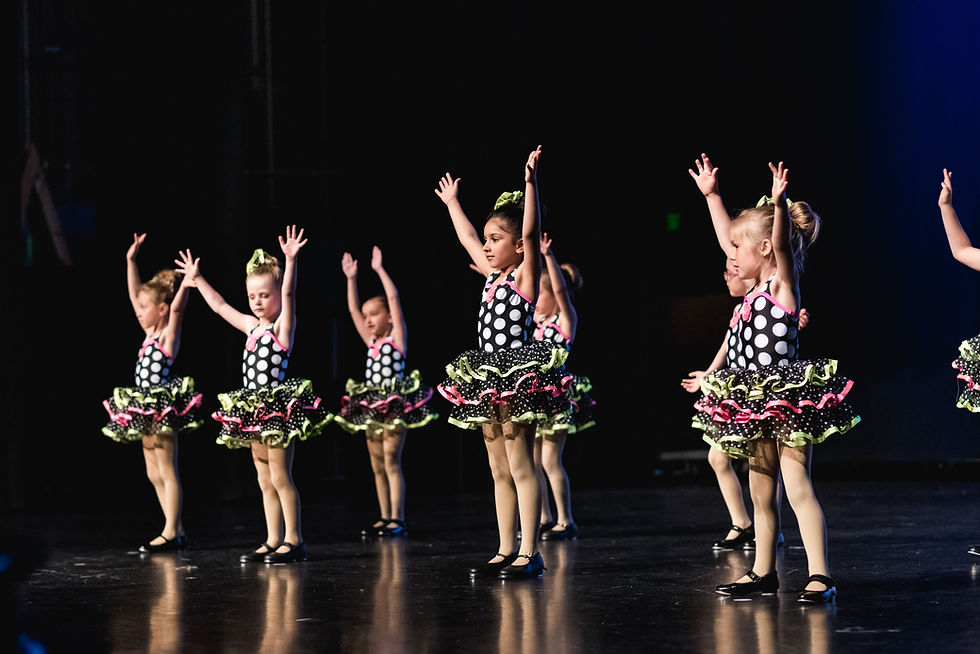 tap-dancers-raising-arms