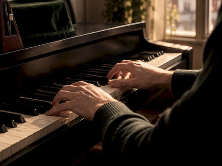 Hands practising jazz piano voicings