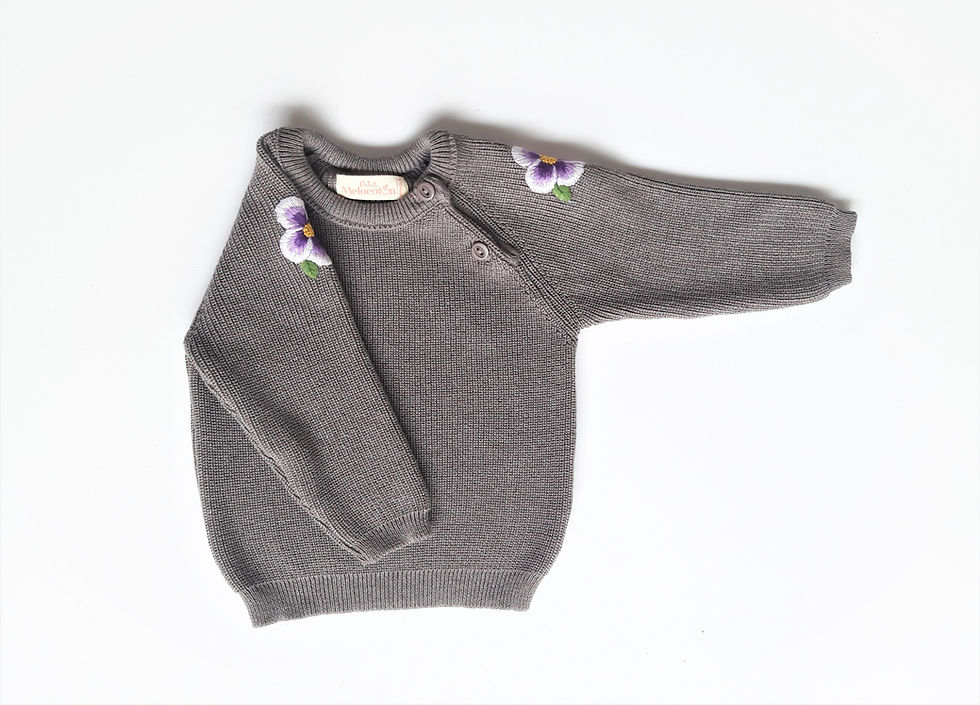 Miniatura: Suéter liso con bordado floral