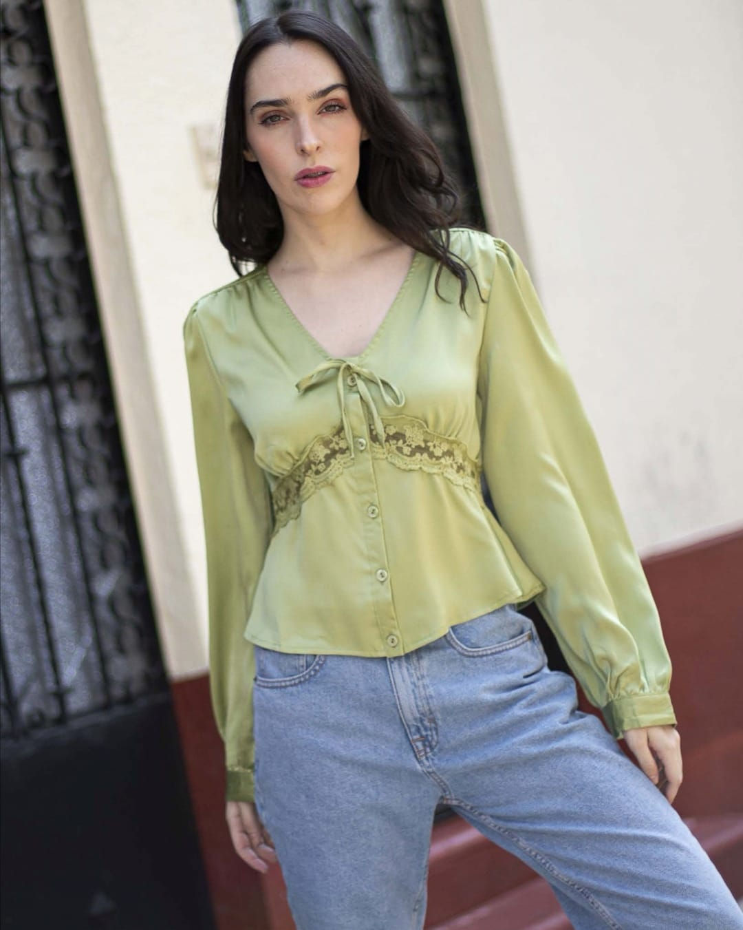 Blusa encaje cintura