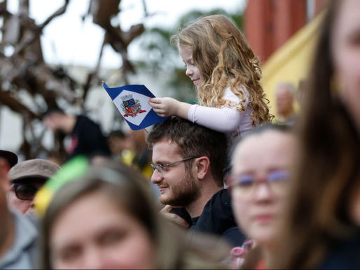Ambulantes interessados em atuar no desfile de 9 de março devem se inscrever nesta quinta-feira (29)