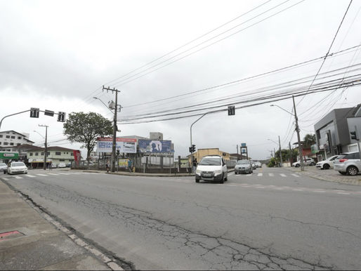 Prefeitura de Joinville implanta nova rotatória na Rua Tuiuti