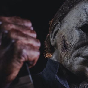 Halloween Kills | Imagem oficial mostra Michael Myers com máscara queimada e faca ensanguentada