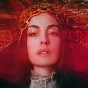 Entre Notas e Costuras | Trailer mostra Anne Hathaway estrelando novo filme da A24