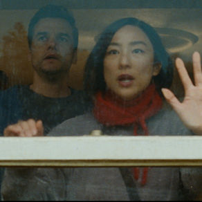 A Última Casa | Wagner Moura e Greta Lee enfrentam novo mistério em trailer de filme da Netflix